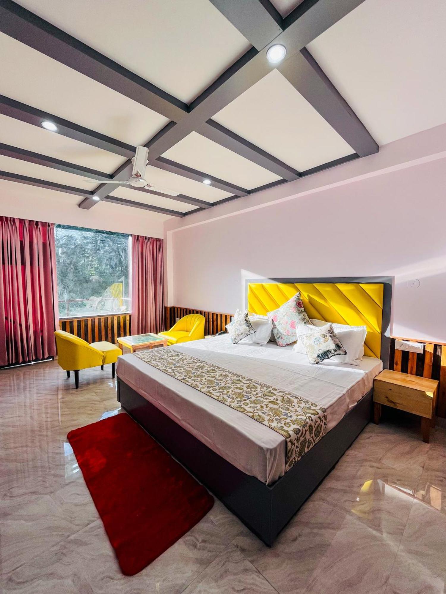 Hotel Apple Flower Manāli Eksteriør bilde
