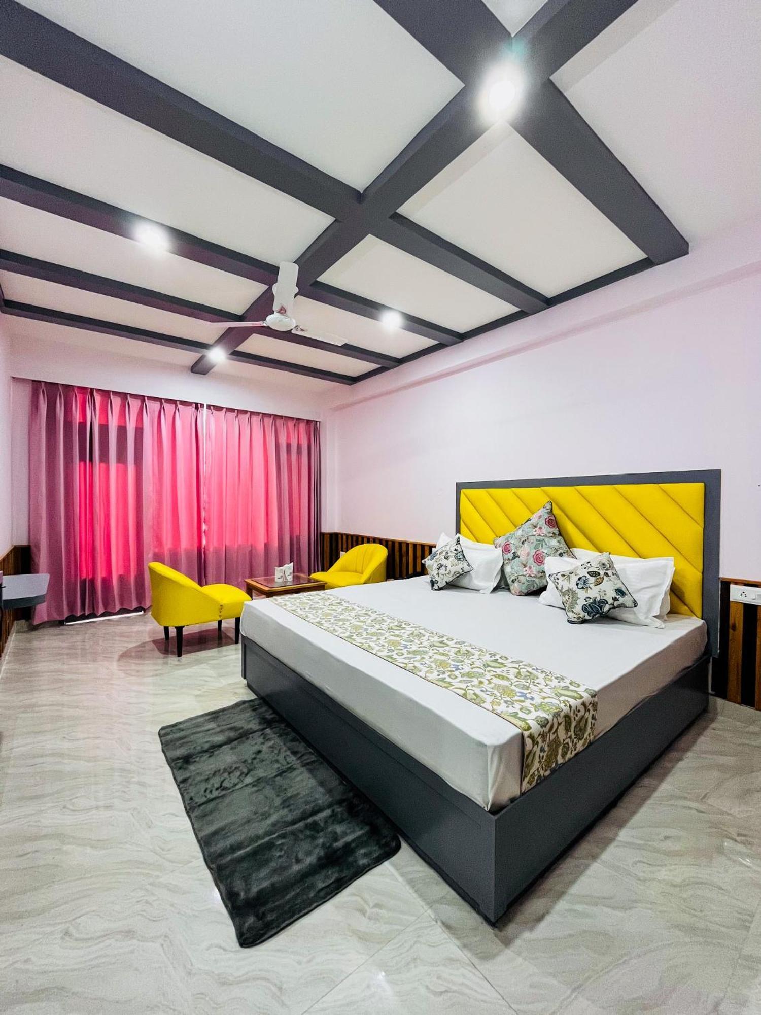 Hotel Apple Flower Manāli Eksteriør bilde