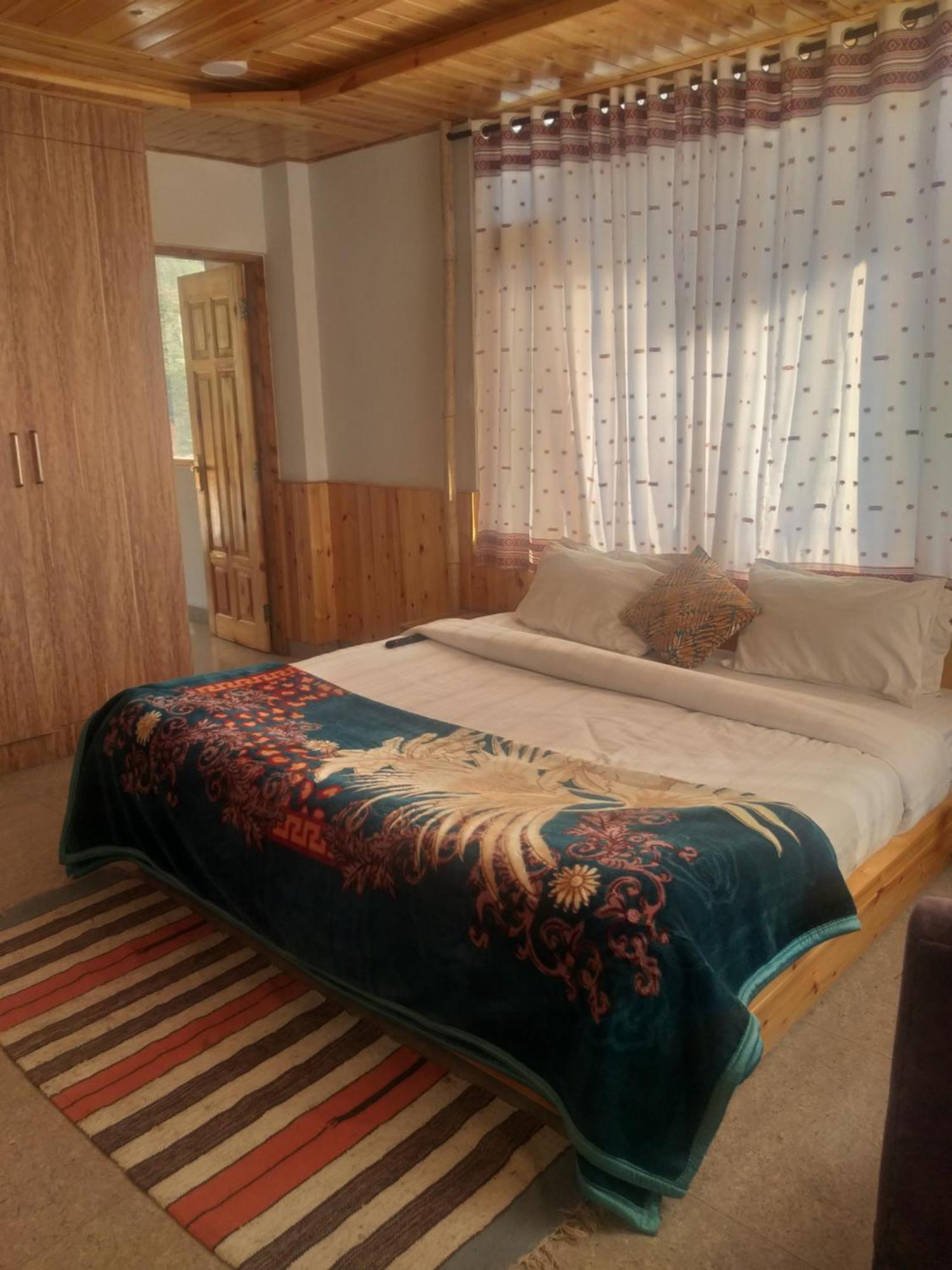 Hotel Apple Flower Manāli Eksteriør bilde