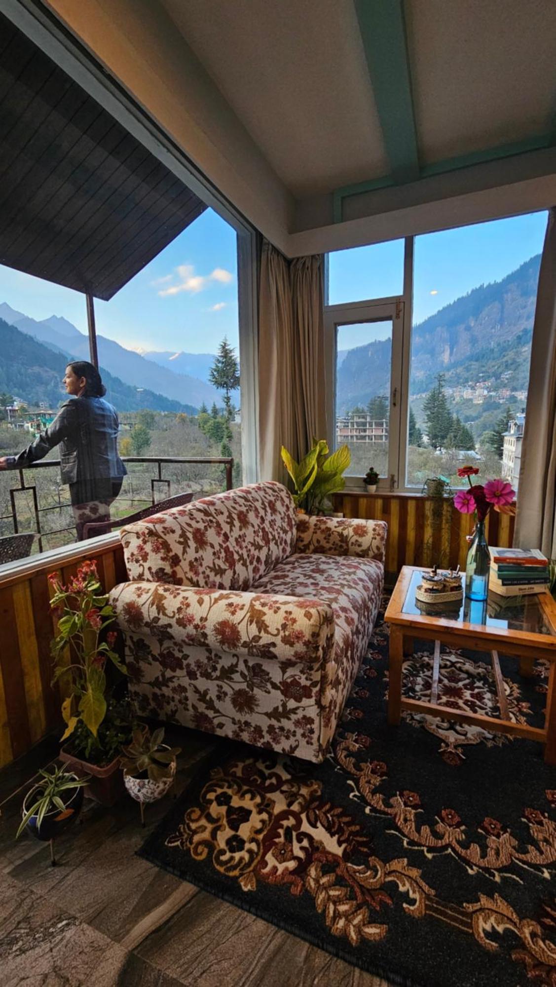 Hotel Apple Flower Manāli Eksteriør bilde